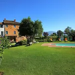 In With Pool & Garden Villa Cortona