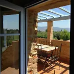 In With Pool & Garden Villa
