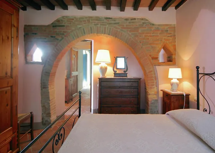 Villa In Cortona With Pool & Garden *